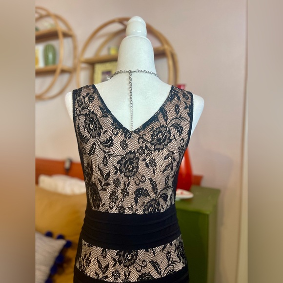 Candalite Black and Tan Sleeveless V-Neck Formal Maxi Gown - Picture 4 of 8